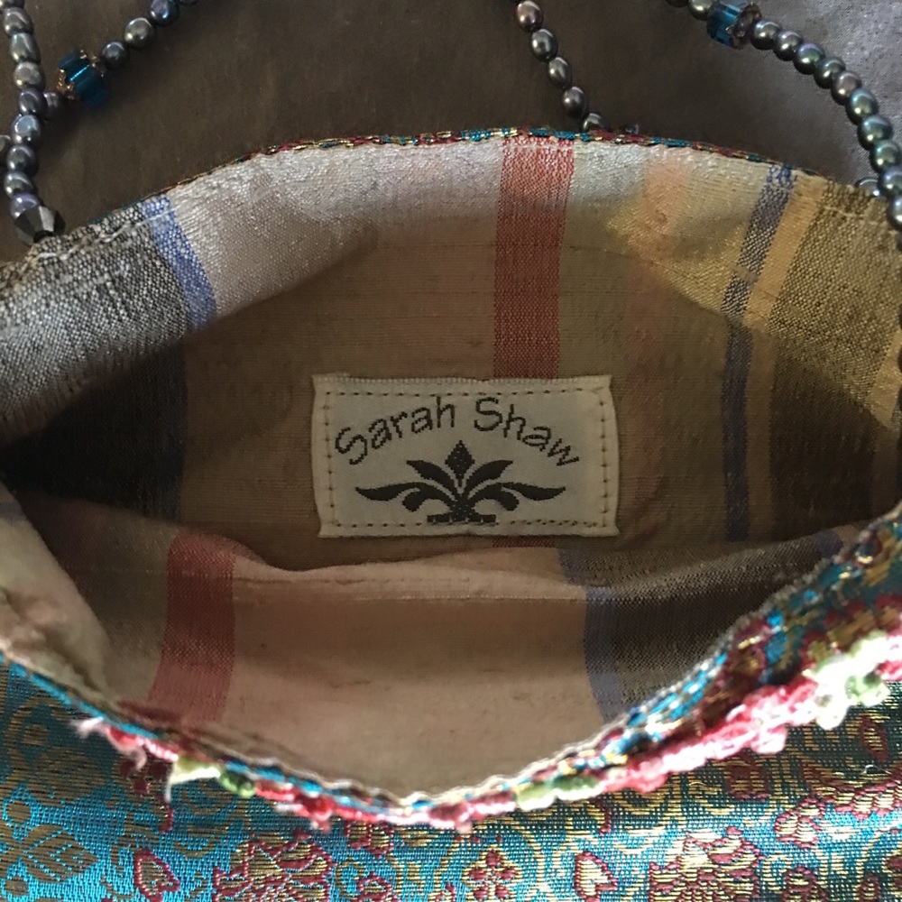 Silk beaded mini purse - Picture 2 of 2